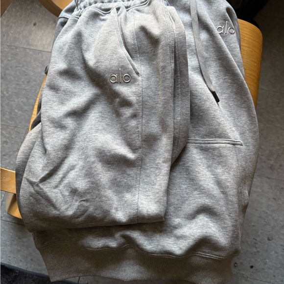 Grey Alo Set - Picture 1 of 3